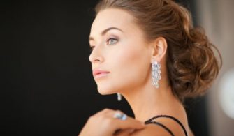 Pırlanta Küpe: Zarafetin ve Zenginliğin Simgesi 6 Pırlanta Küpe: Zarafetin ve Zenginliğin Simgesi